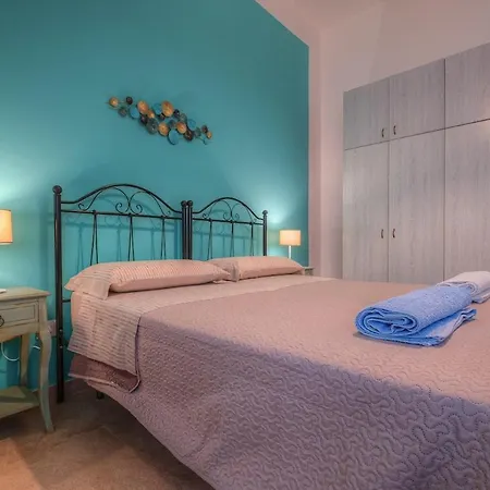 Апартаменты Two-room Beachfront In Santa Caterina Нардо