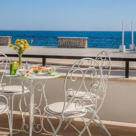 Apartment Two-room Beachfront In Santa Caterina *